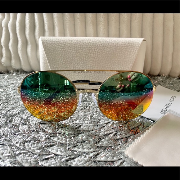 New Michael Kors Sunglasses - Picture 2 of 8